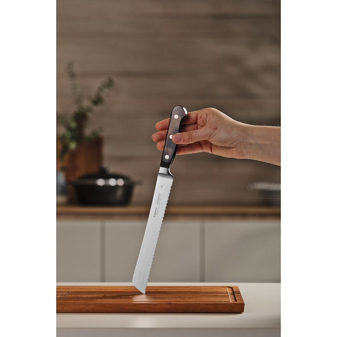 Faca para Pão Tramontina Century Wood com Lâmina em Aço Inox e Cabo de Madeira Tratada Castanho 8 polegada